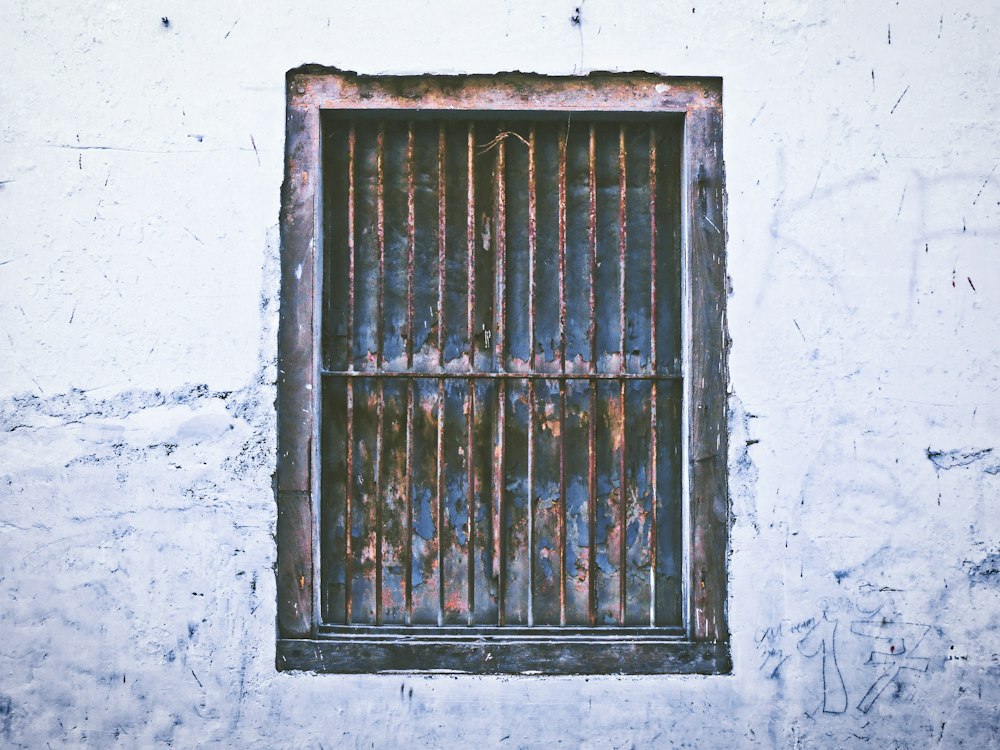 Protección de fierro oxidada antes de lijar y pintar